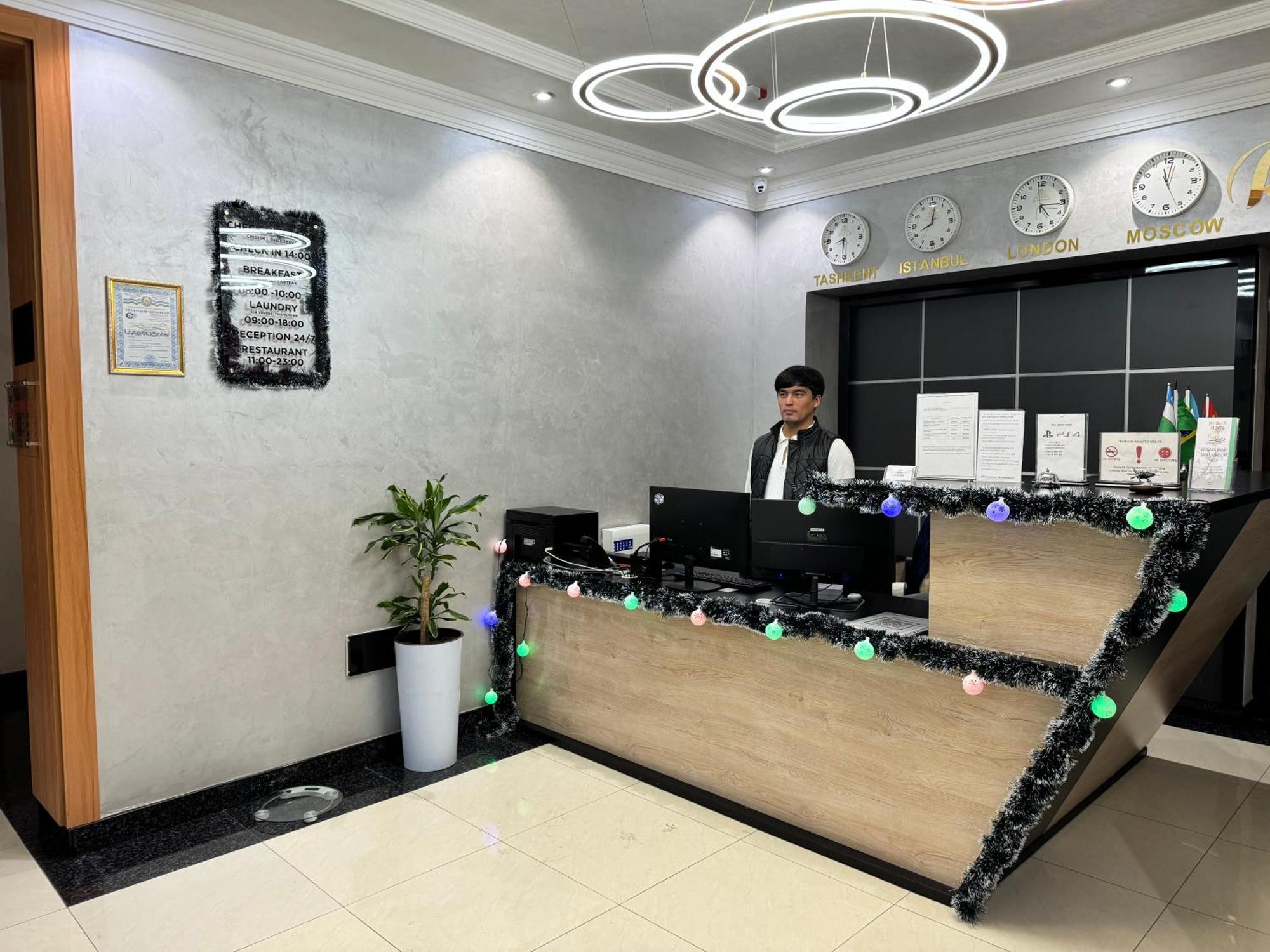 The Moon Tashkent Hotel Экстерьер фото