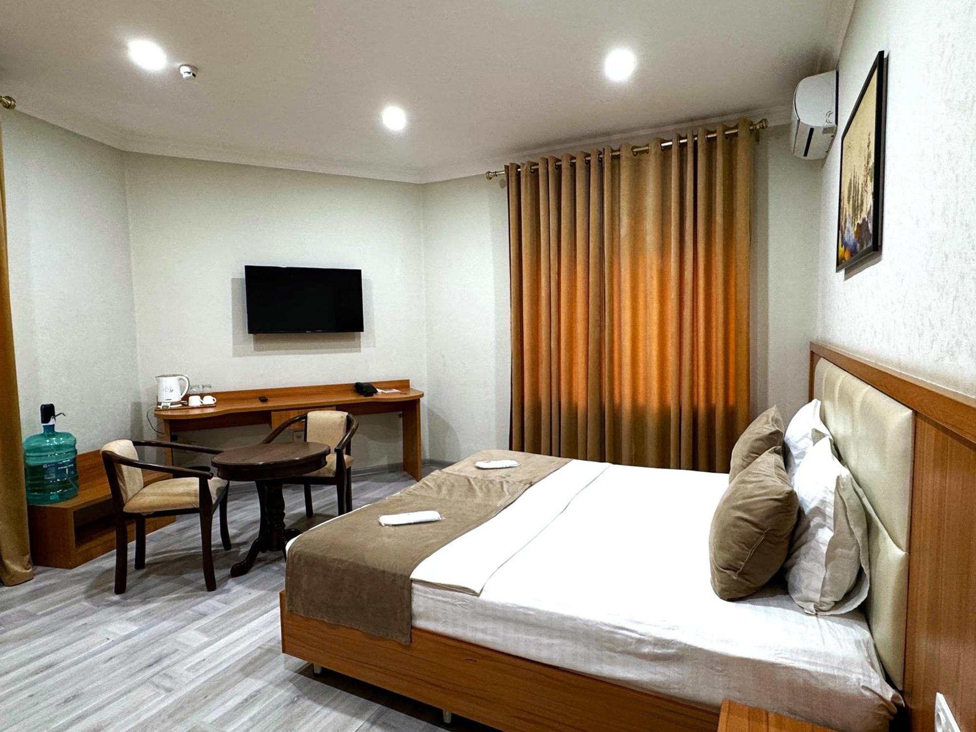 The Moon Tashkent Hotel Экстерьер фото